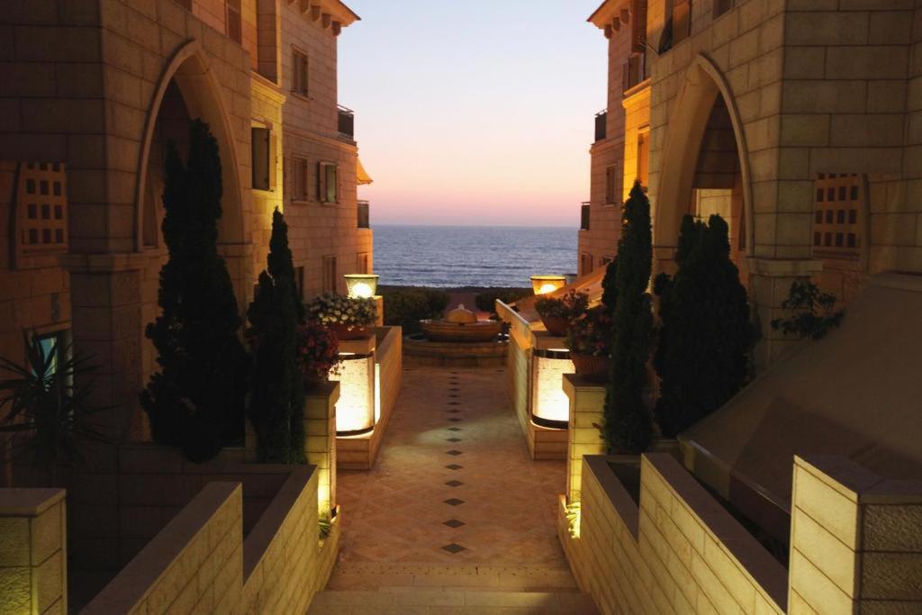 Апартаменты Deluxe 2Br Apt W Pool In Historical Jaffa By Sea N' Rent Тель-Авив Экстерьер фото